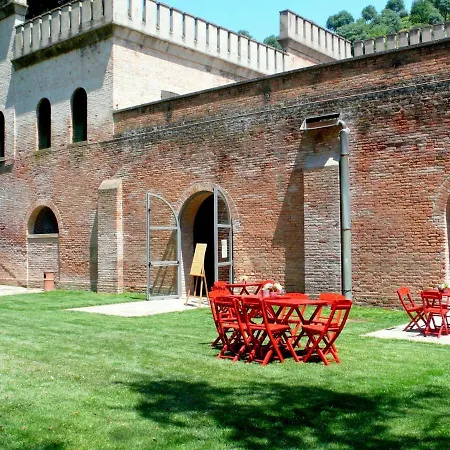 Dom wakacyjny Imposing Castle In Northern Italy For Dreamy Royal Vacation Monselice